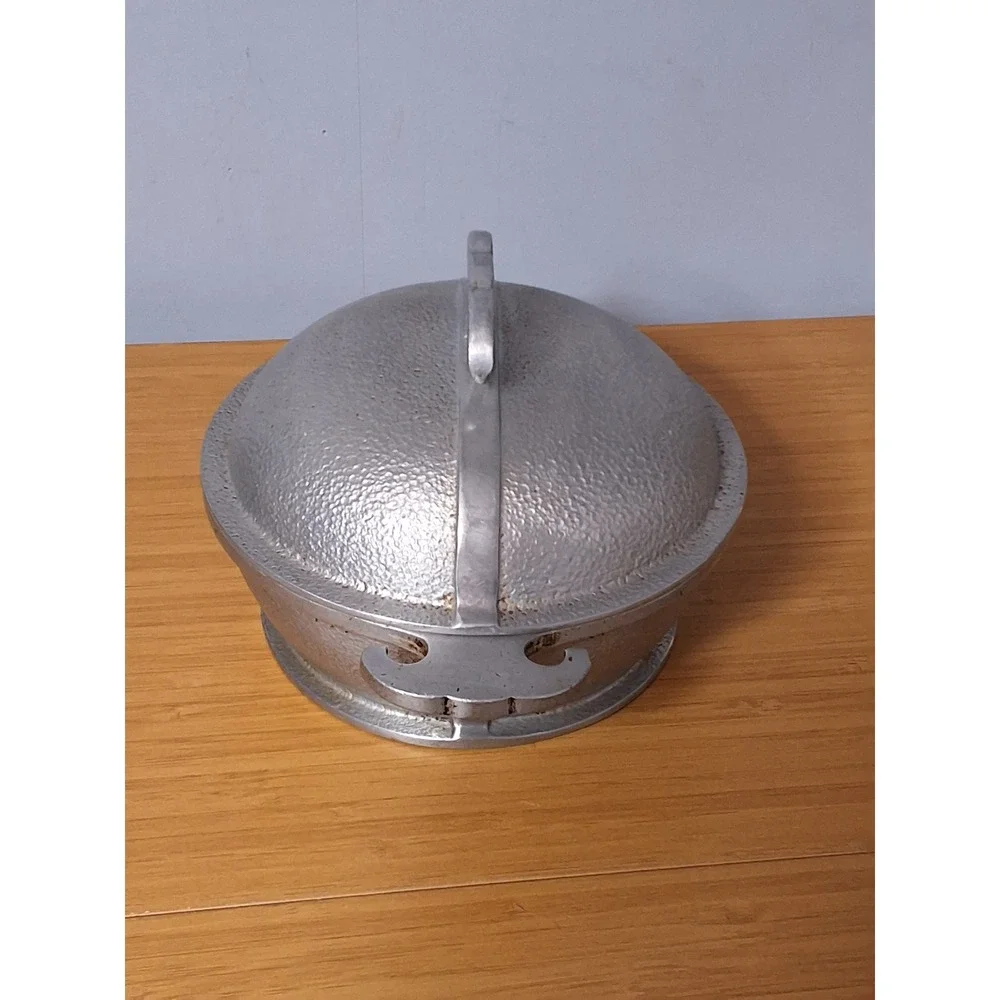 Vintage Guardian Service Hammered Aluminum Round Dutch Oven Pot with Lid 7